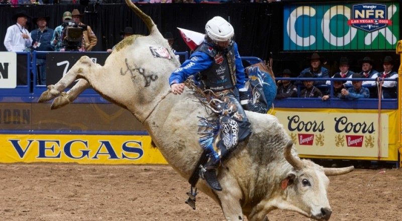 Stetson Wright Makes History While Winning Round 2 in Bull Riding